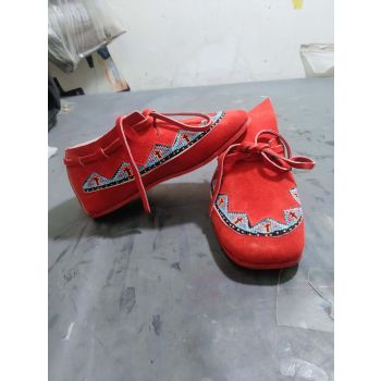 Vintage Suede Minnetonka handmade Beaded Moccasins Unisex Soft Sole